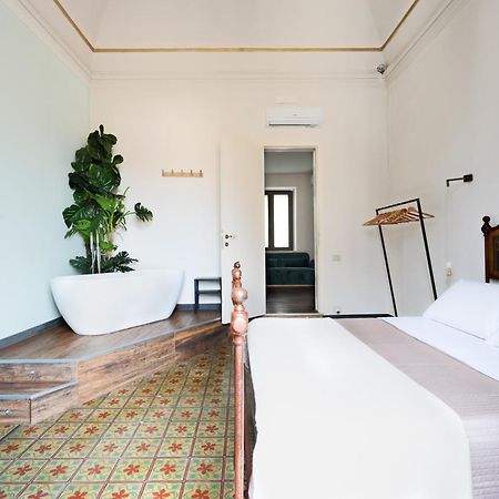 Holiday Lux Boutique Room CTA Exterior foto