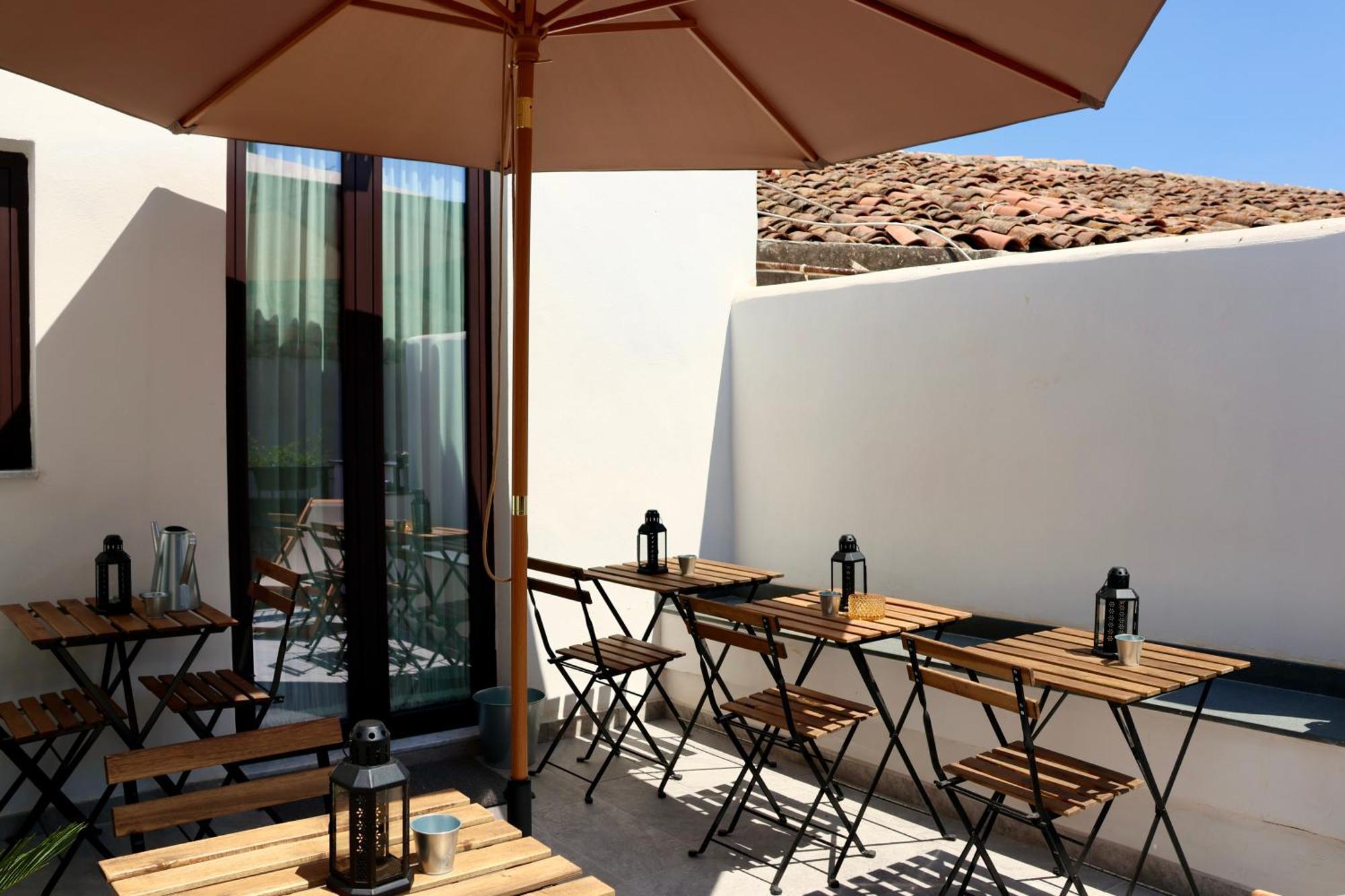 Holiday Lux Boutique Room CTA Exterior foto