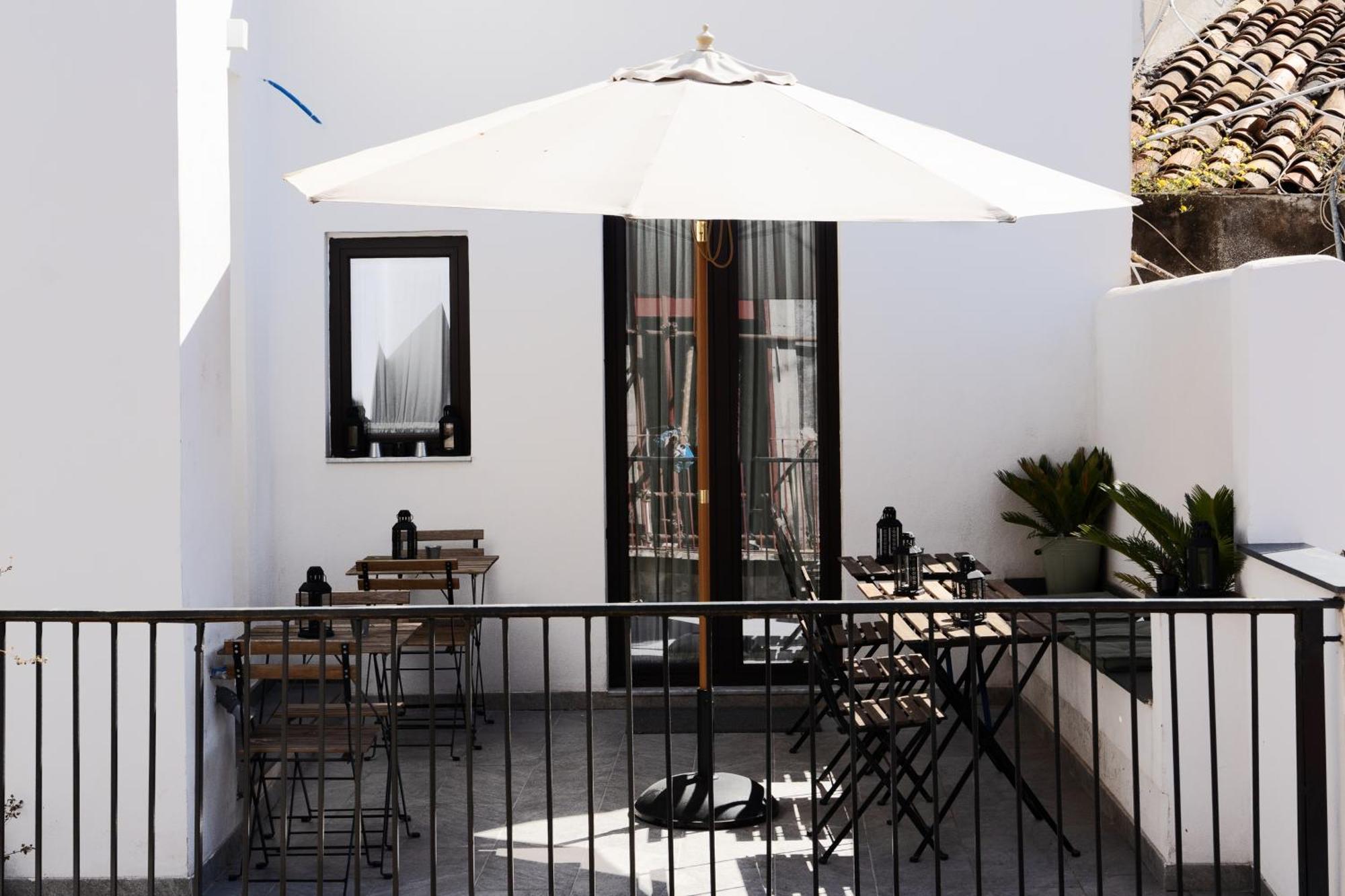Holiday Lux Boutique Room CTA Exterior foto