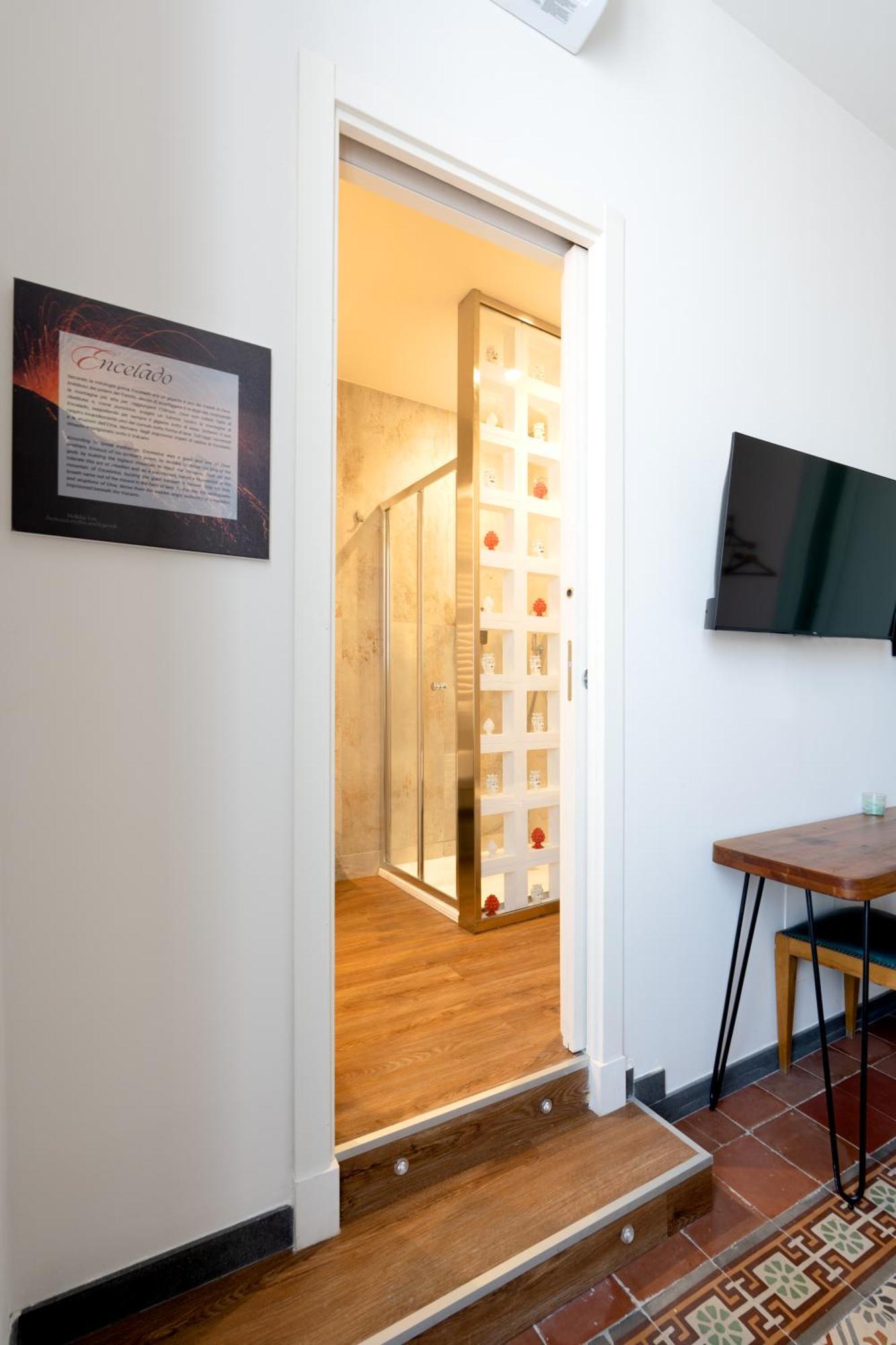 Holiday Lux Boutique Room CTA Exterior foto